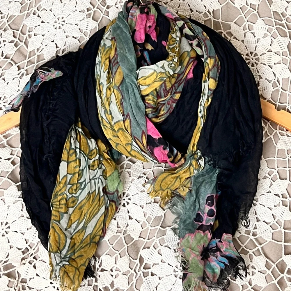 Like new floral black polyester lightweight wrap scarf